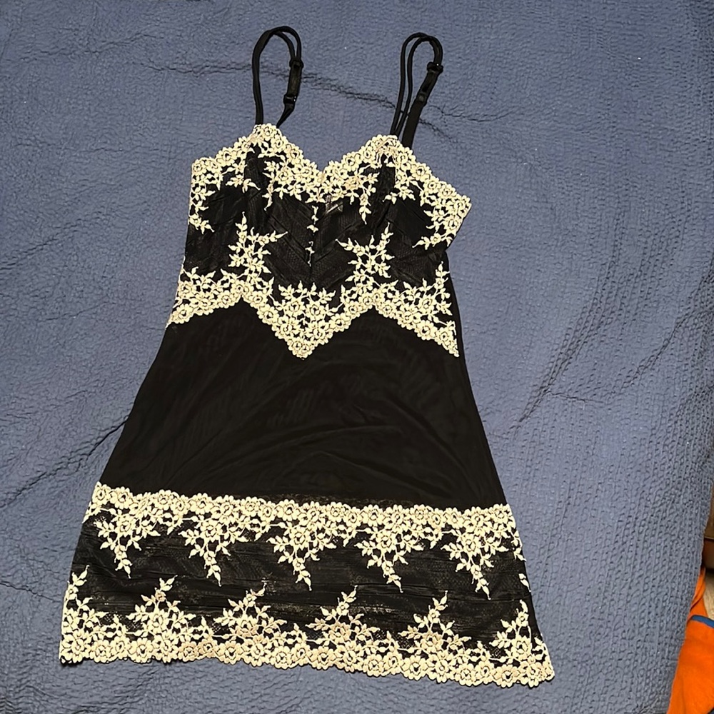 Wacoal Black and White Nightie